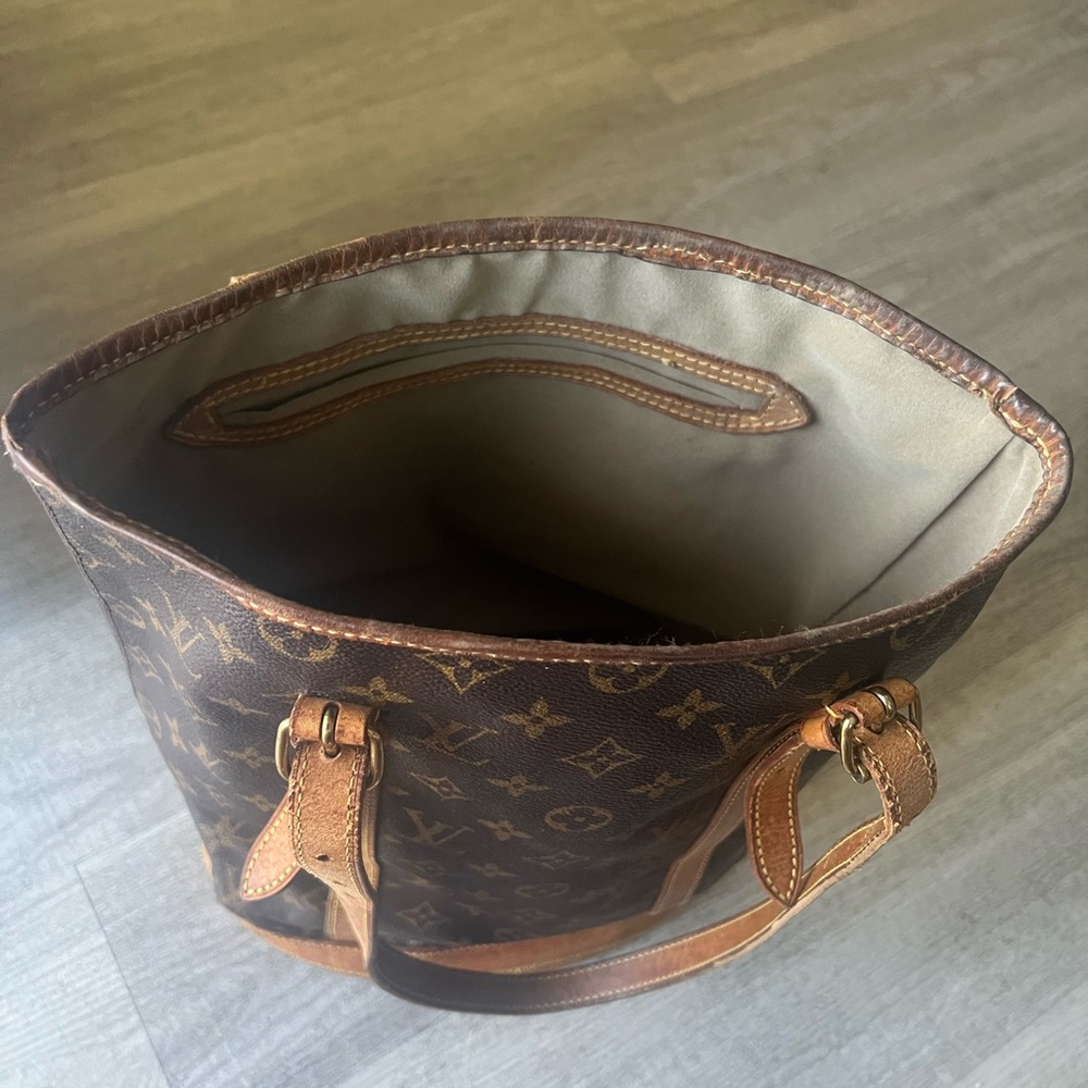 Louis Vuitton Brown GM bucket - Picture 3 of 16